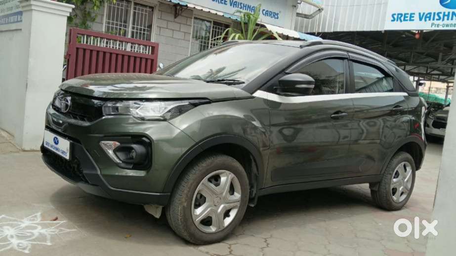 Tata Nexon, 2023, Petrol