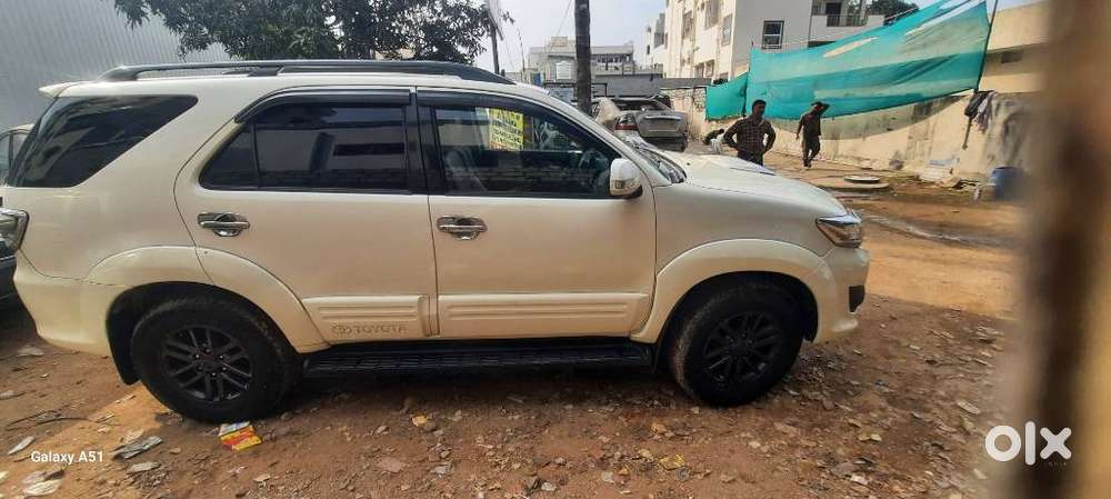 Toyota Fortuner 4x4 Manual Limited Edition, 2013, Diesel