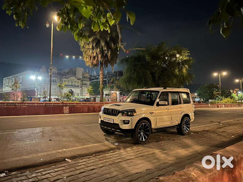 Mahindra Scorpio 2016 Diesel Well Maintained