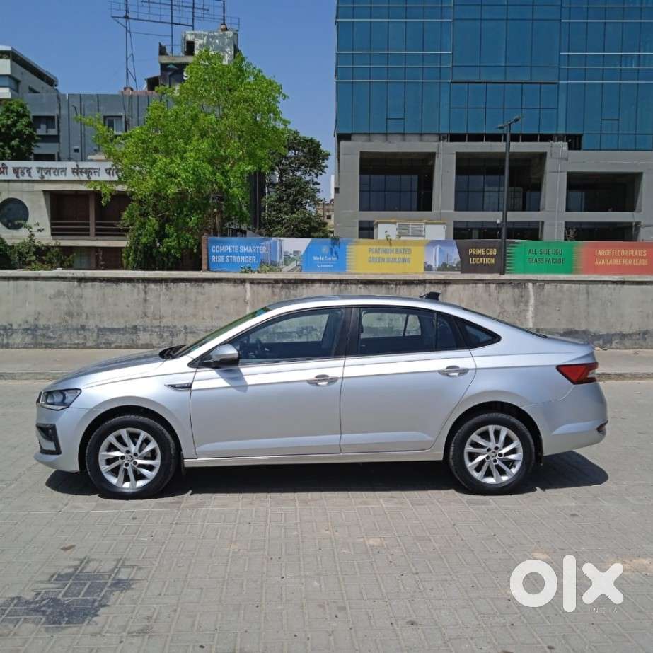 Skoda Slavia Ambition 1.0l Tsi At, 2022, Petrol