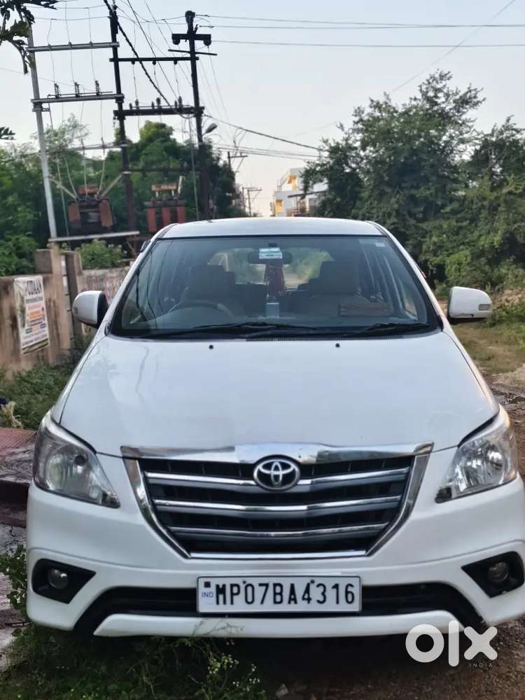 Toyota Innova 2.5 V 2016