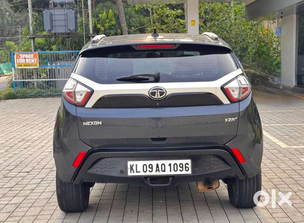 Tata Nexon 1.2 Revotron Xza Plus (o) Amt, 2018, Petrol