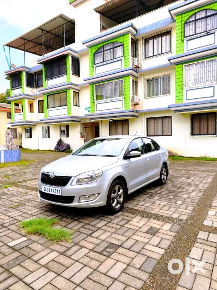 Skoda Rapid Elegance 2014 Petrol