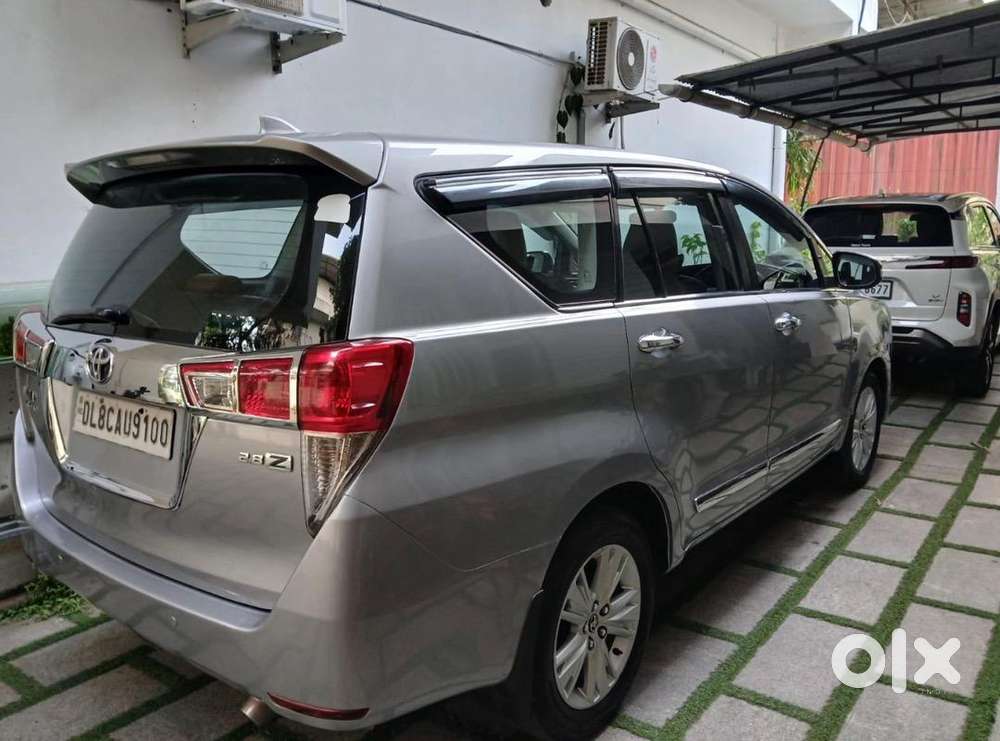 Toyota Innova Crysta