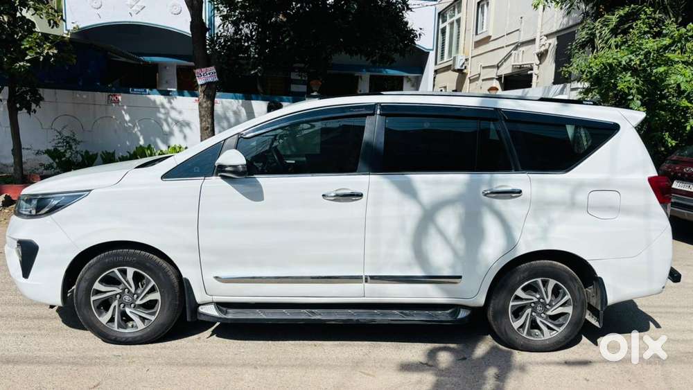 Toyota Innova Crysta 2.4 G Mt, 2022, Diesel