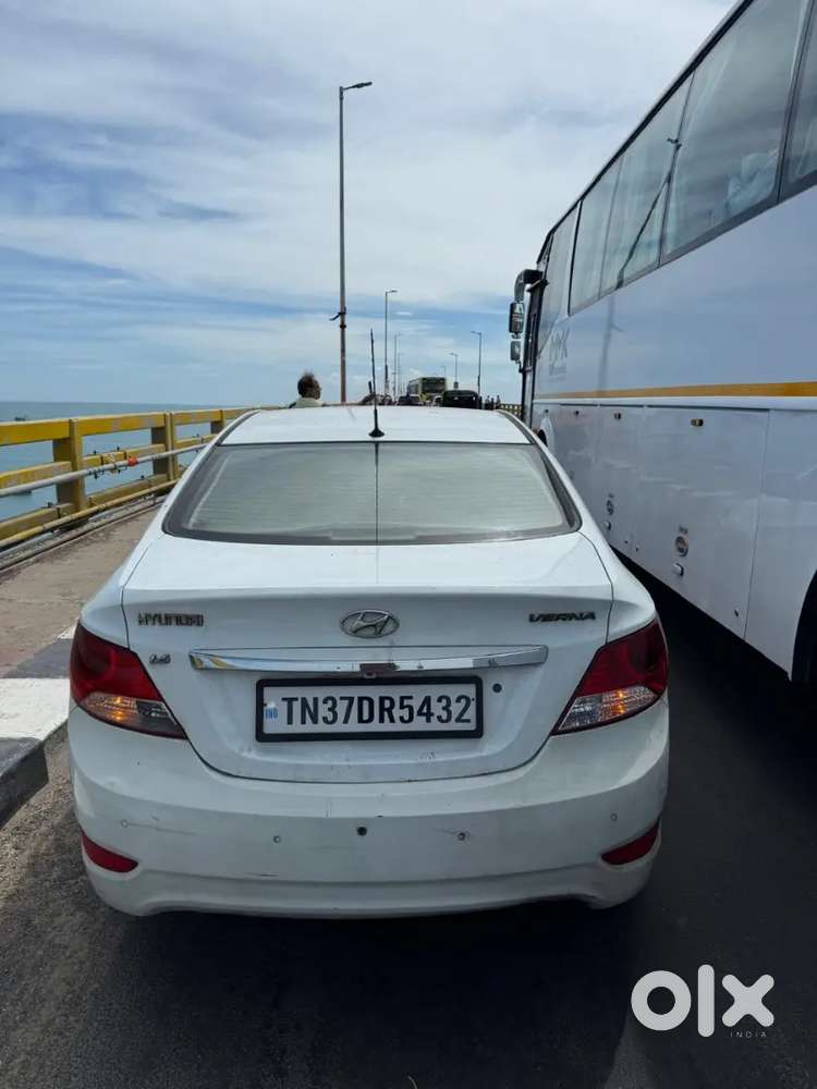 Hyundai Fluidic Verna 2012