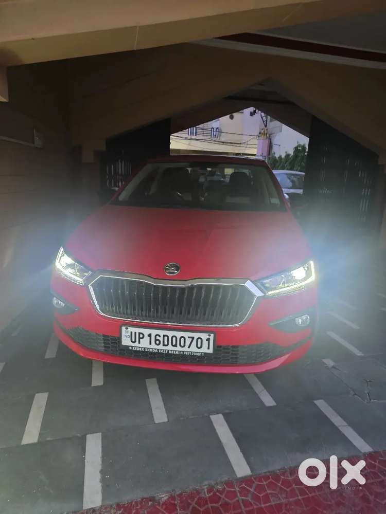 Skoda Slavia Style 1.0  Tsi At Red