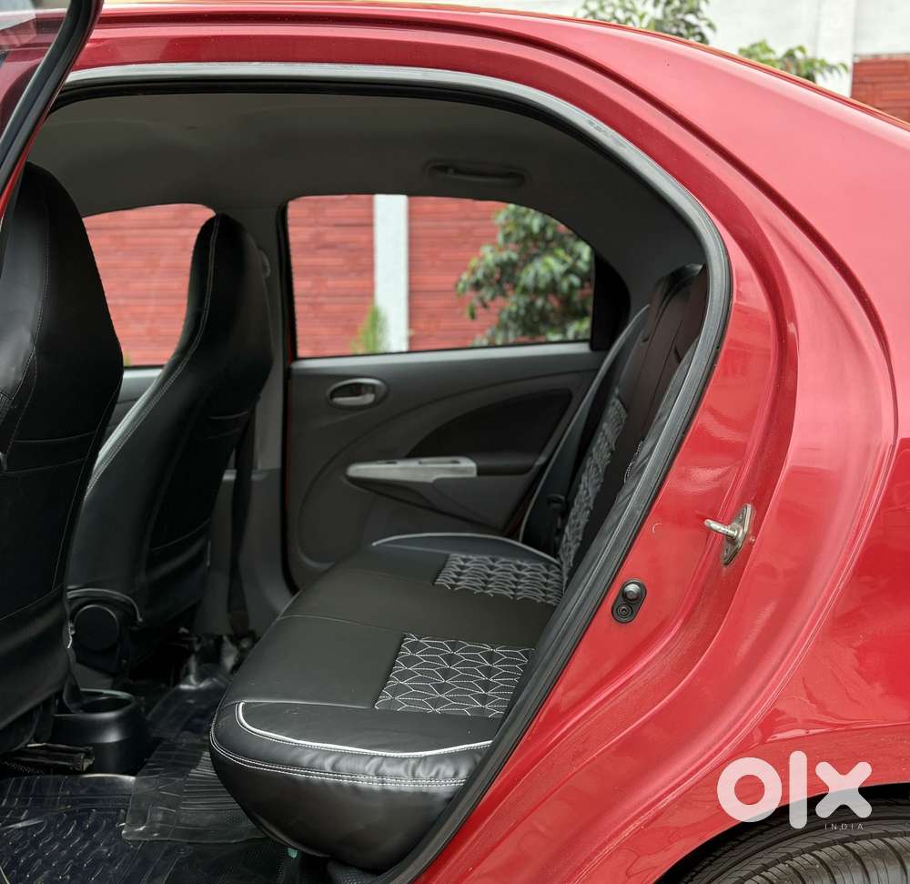 Toyota Etios V, 2011, Petrol