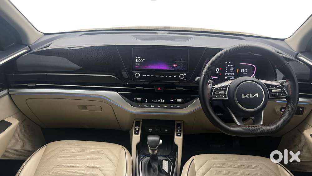 Kia Carens 1.4 Luxury Plus 6 Str, 2022, Petrol
