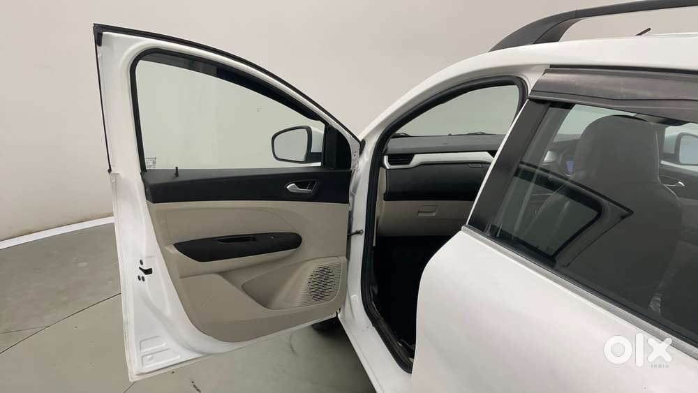 Renault Triber Rxz, 2021, Petrol