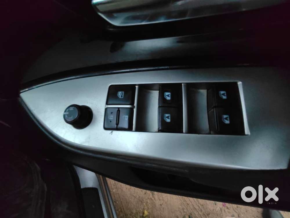 Toyota Innova Crysta 2.4 V 7 Str, 2017, Diesel