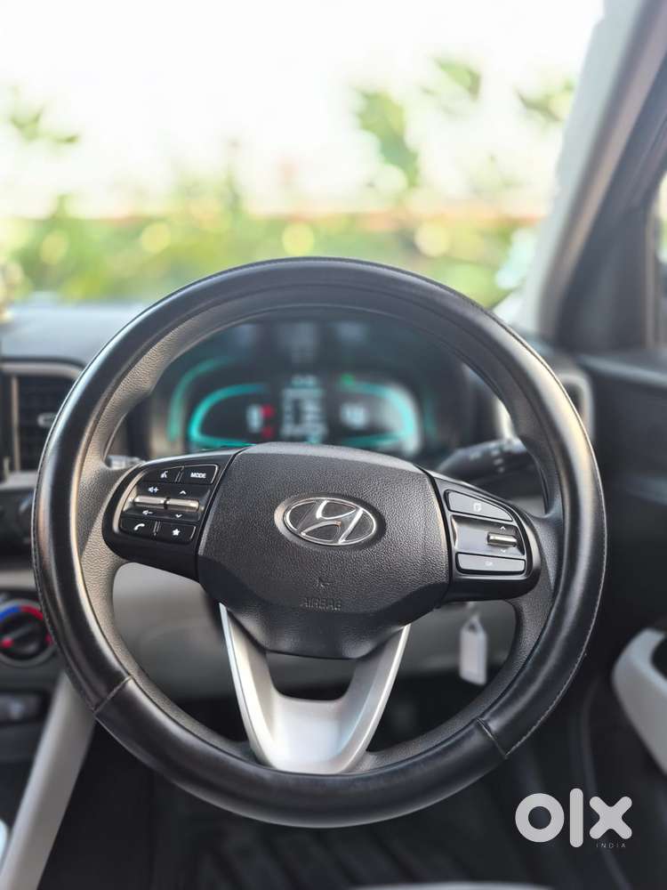 Hyundai Venue 1.2 S (o), 2024, Petrol