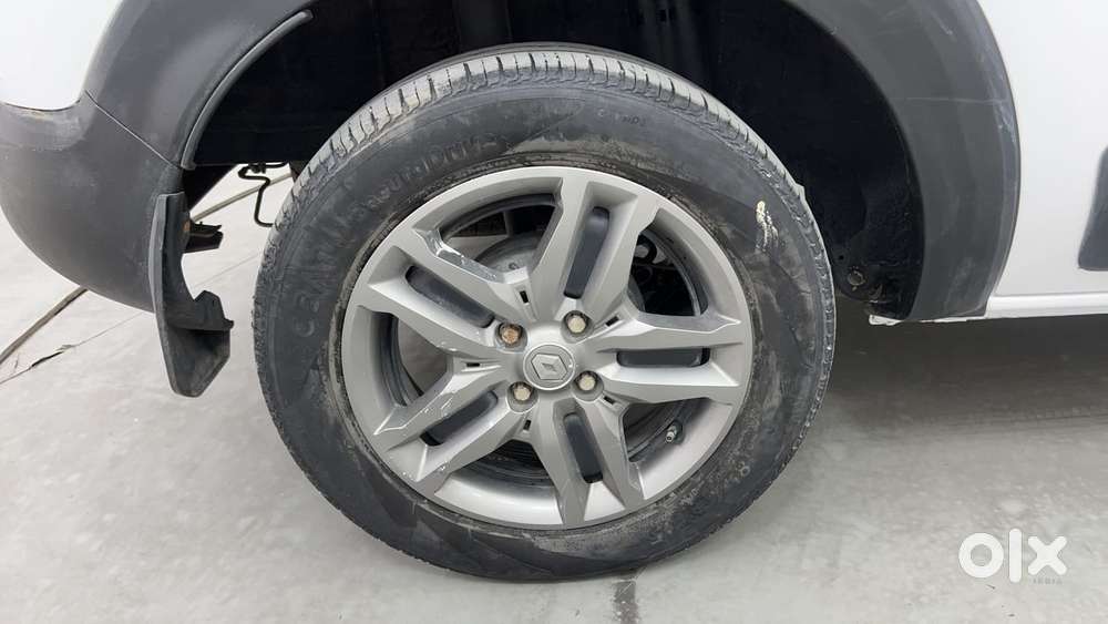 Renault Triber Rxz, 2022, Petrol