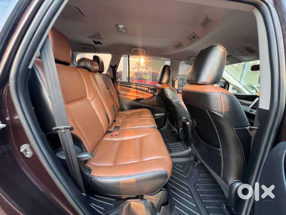 Toyota Innova Crysta 2.8 Gx At 8 Seater, 2017, Diesel