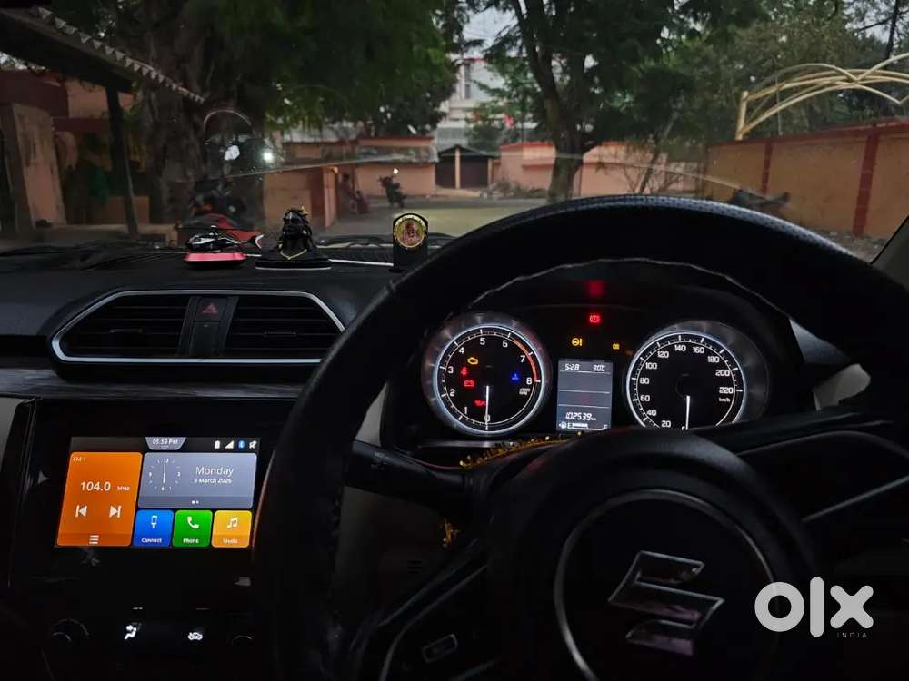 Top Notch Condition 25+ Mileage
Manual  Touchscreen, System And Gps