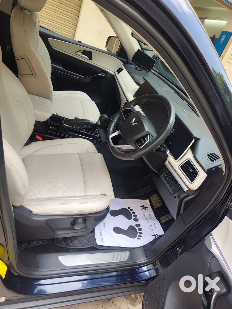 Mahindra Xuv700 2.2 Ax 7 Diesel At Str, 2023, Diesel
