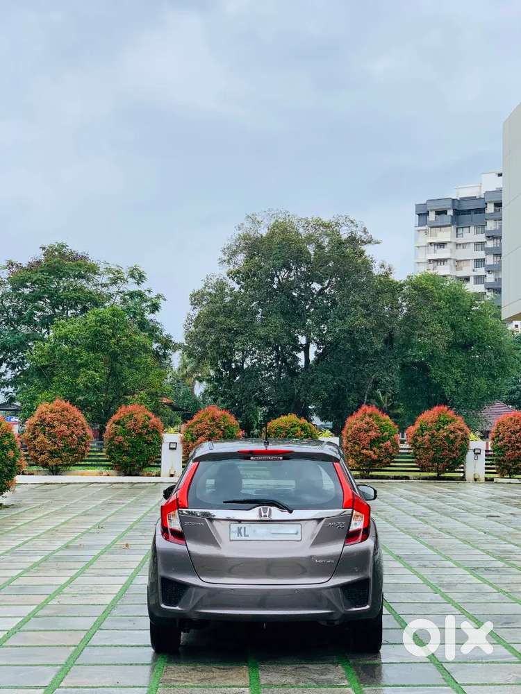 Honda Jazz 2016 Diesel V Mt Top Model Well Maintained First Owner