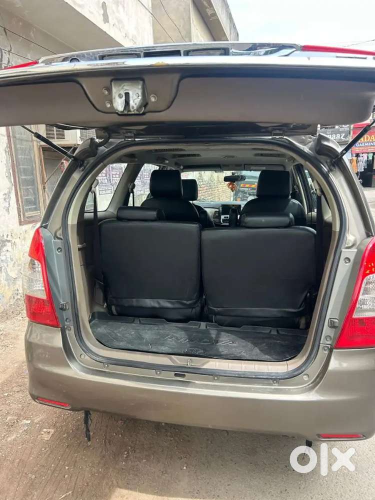 Toyota Innova 2015 Diesel 145000 Km Driven