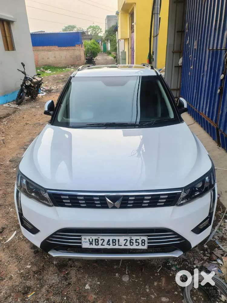 Mahindra Xuv300 2024 Diesel Well Maintained