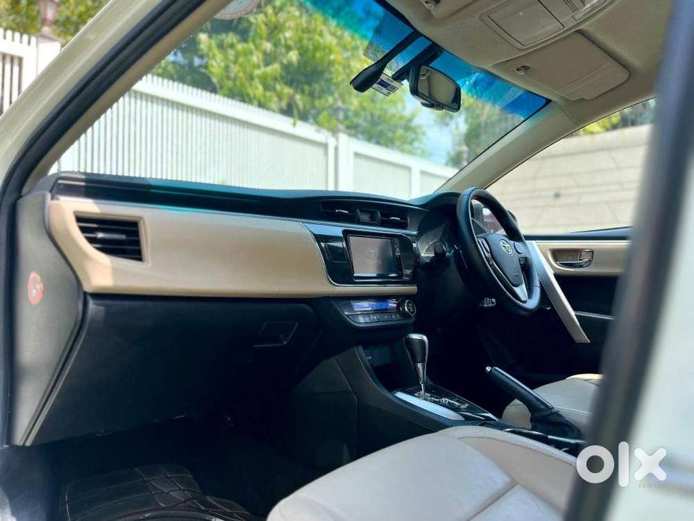 Toyota Corolla Altis 2013-2017 Vl At, 2015, Petrol