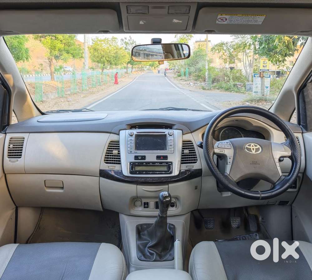 Toyota Innova 2.5 Z Diesel 7 Seater Bs Iv, 2014, Diesel