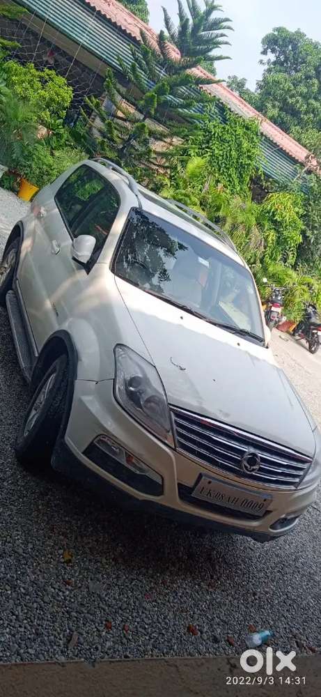 Mahindra Rexton 2014 Diesel 120 Km Driven