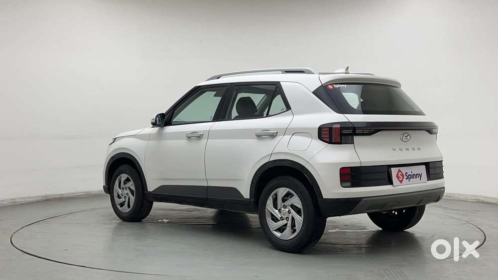 Hyundai Venue 1.2 S (o), 2022, Cng & Hybrids
