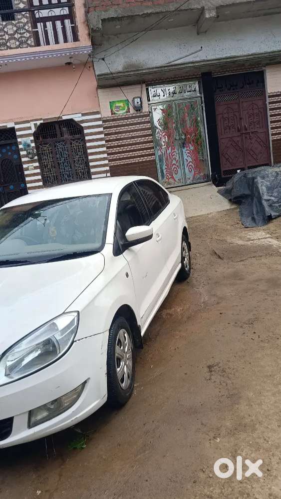 Skoda Rapid Tsi 2013 Petrol 80000 Km Driven