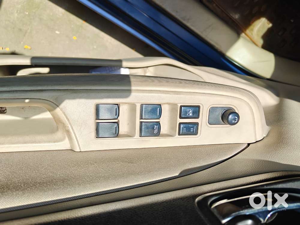 Maruti Suzuki Dzire 1.2 Vxi Amt, 2019, Petrol