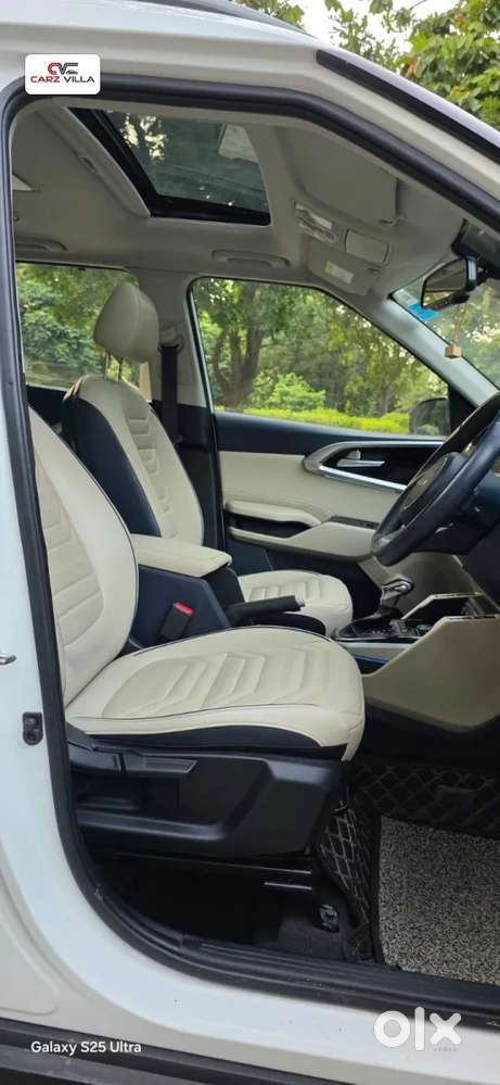 Kia Carens Luxury (o)1.5 Turbo Petrol Dct 7 Str, 2024, Petrol