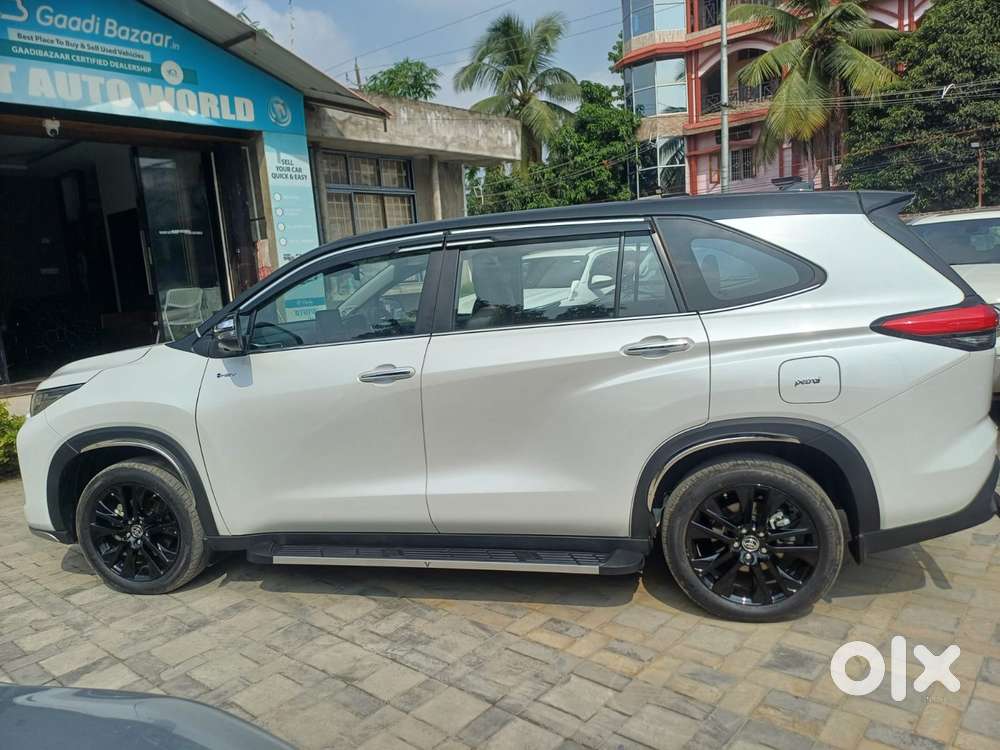 Toyota Innova Hycross 2.0 Zx (o) Hybrid 7 Str, 2026, Petrol