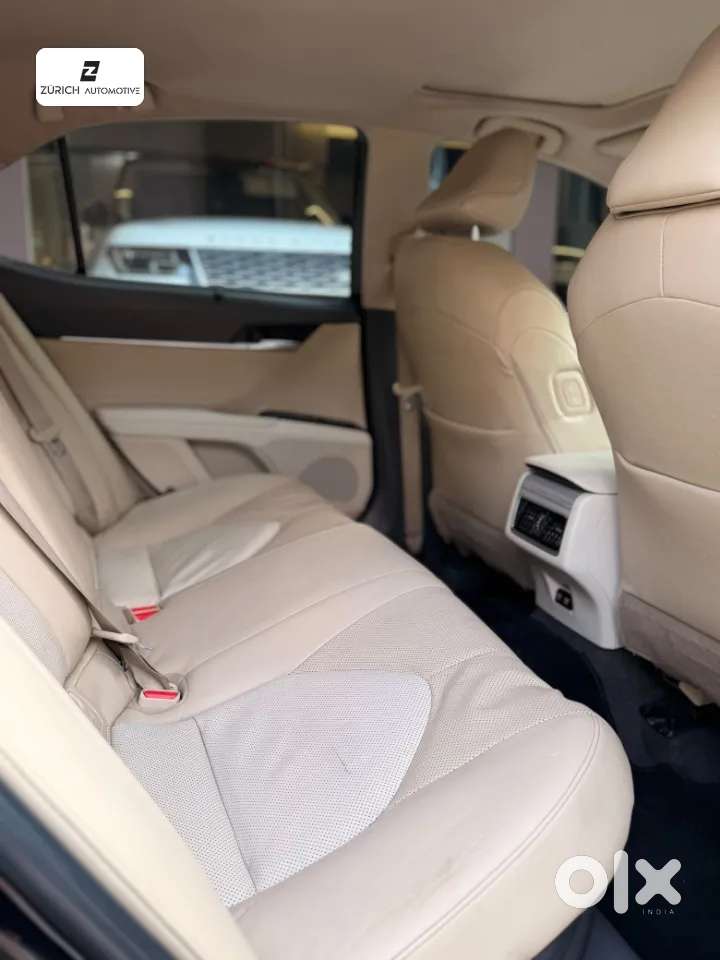Toyota Camry Hybrid, 2019, Petrol