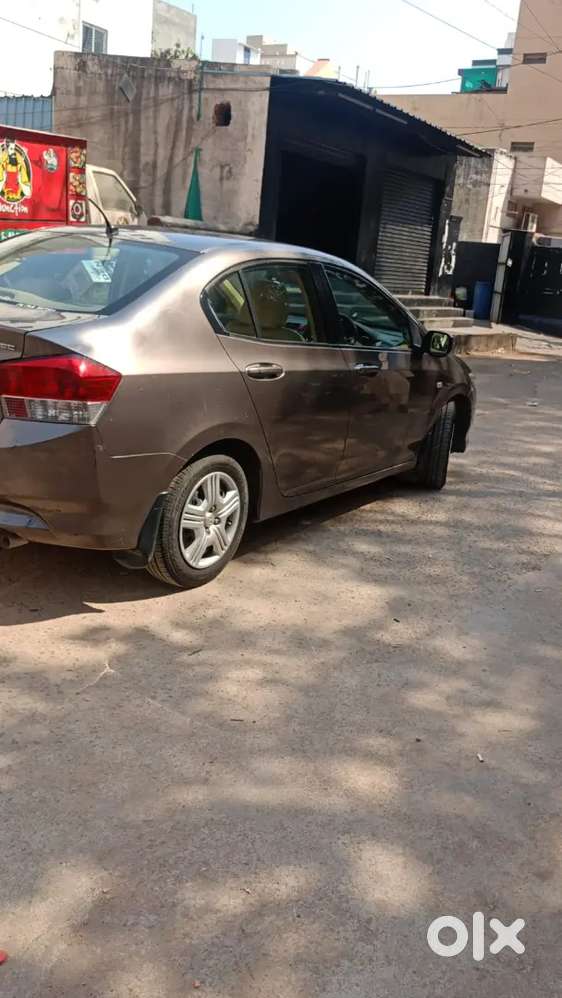 Honda City Hybrid 2011 V