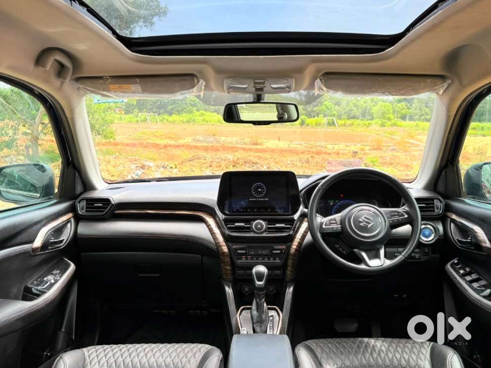 Maruti Suzuki Grand Vitara 1.5 Alpha Plus Intelligent Hybrid Ecvt, 2..