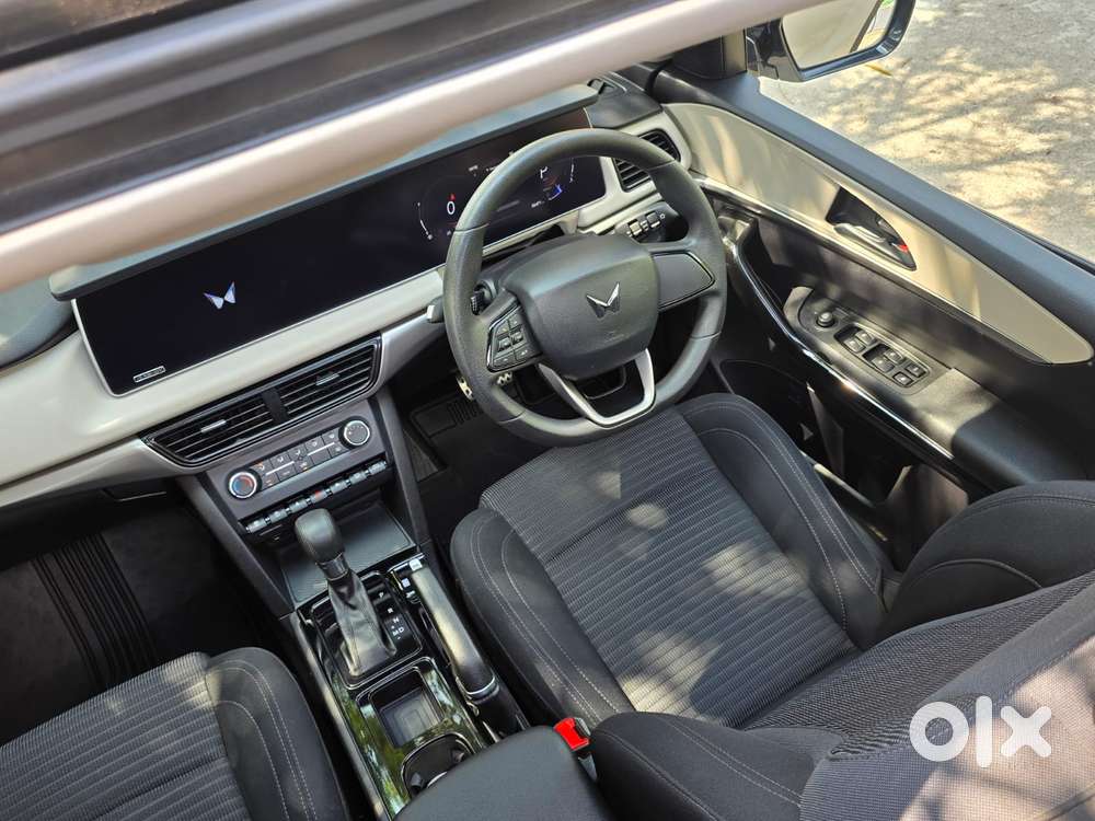 Mahindra Xuv700 2.2 Ax 5 Diesel At Str, 2022, Diesel