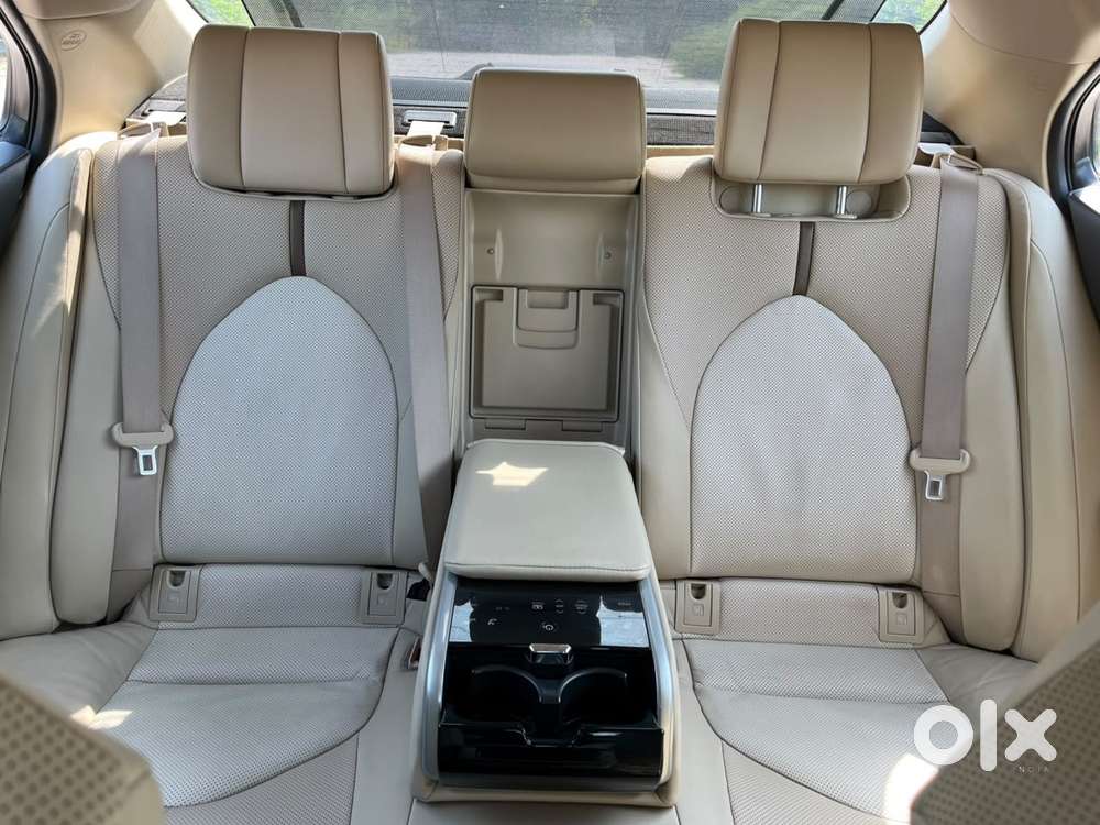 Toyota Camry Hybrid, 2024, Petrol