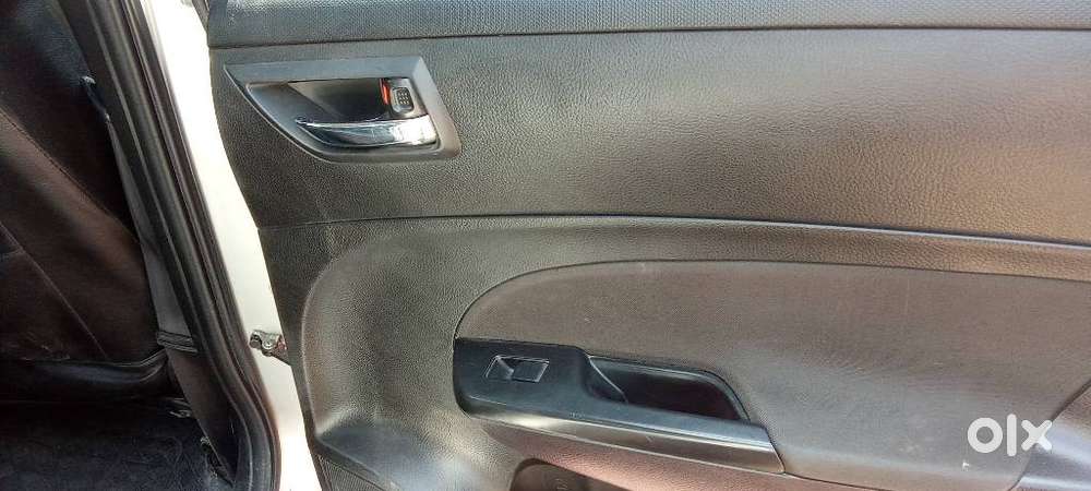 Maruti Suzuki Swift Vxi + Manual, 2015, Petrol