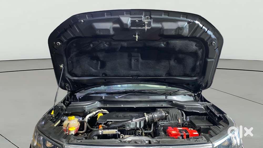 Mahindra Xuv300 W8 Option, 2021, Petrol