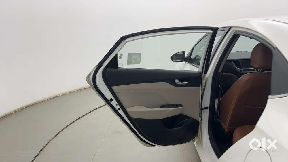 Hyundai Verna [2015-2017] Fluidic 4s 1.6 Crdi Sx (o) At, 2017, Petro..