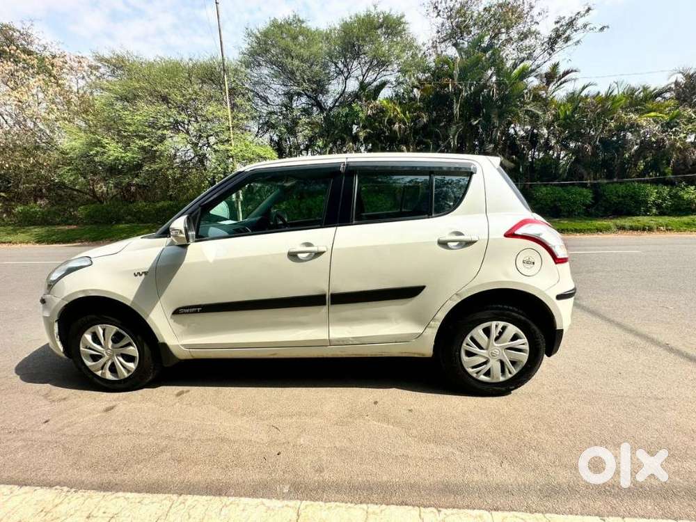 Maruti Suzuki Swift Vxi + Manual, 2016, Petrol