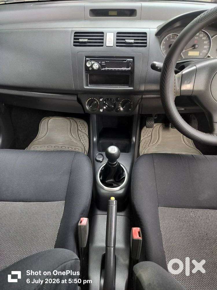 Maruti Suzuki Swift Vxi + Manual, 2010, Petrol