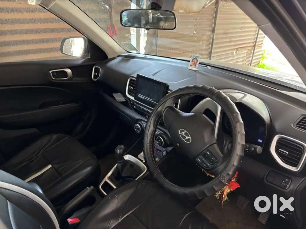 Hyundai Venue 2020 Petrol Well Maintained