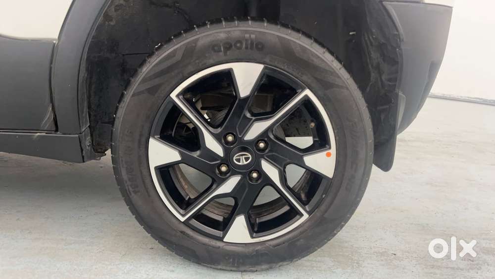 Tata Punch 1.2 Revotron Creative Amt Dual Tone, 2022, Petrol