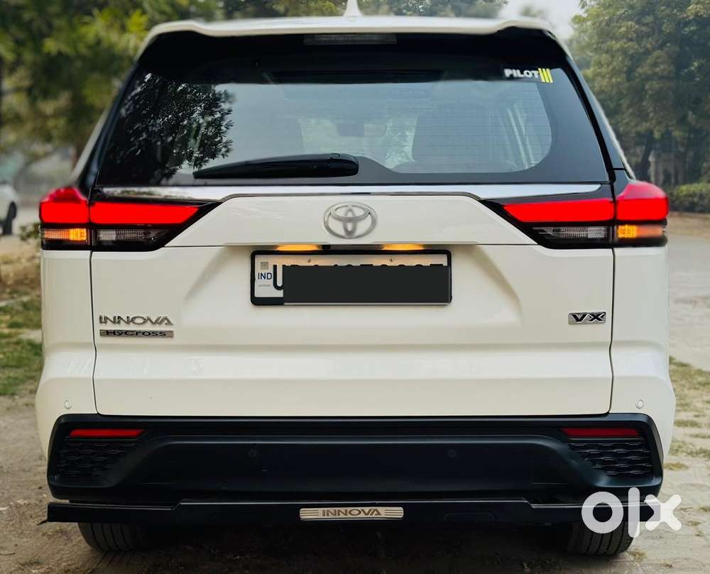 Toyota Innova Hycross 2.0 Vx (o) Hybrid 7 Str, 2024, Petrol