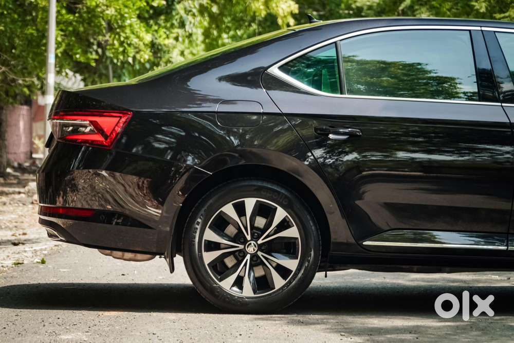 Skoda Superb 2.0 L&k Tsi At, 2023, Petrol