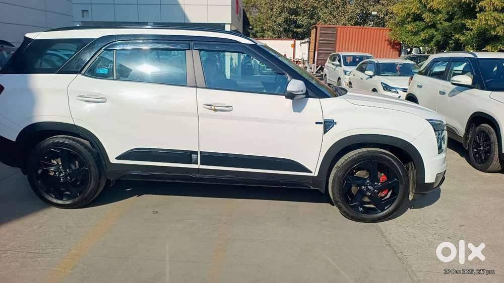 Hyundai Alcazar Platinum, 2024, Petrol