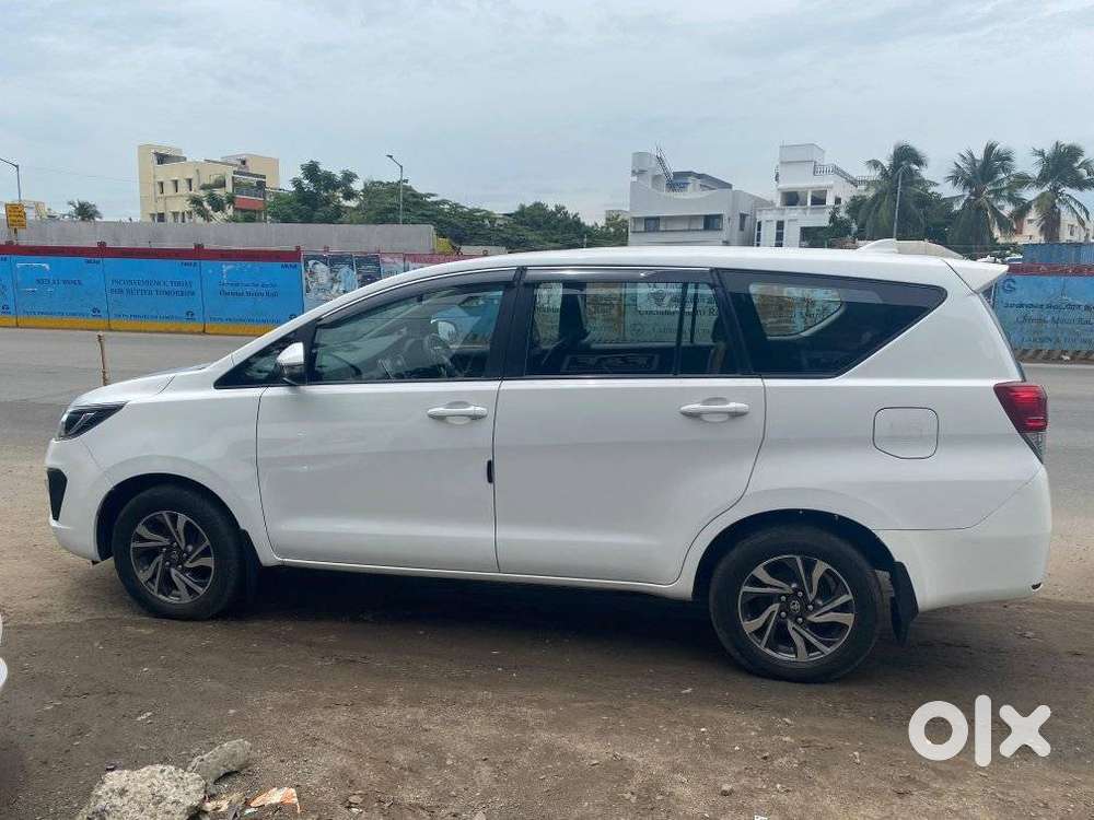 Toyota Innova Crysta 2.4 G Mt, 2022, Diesel
