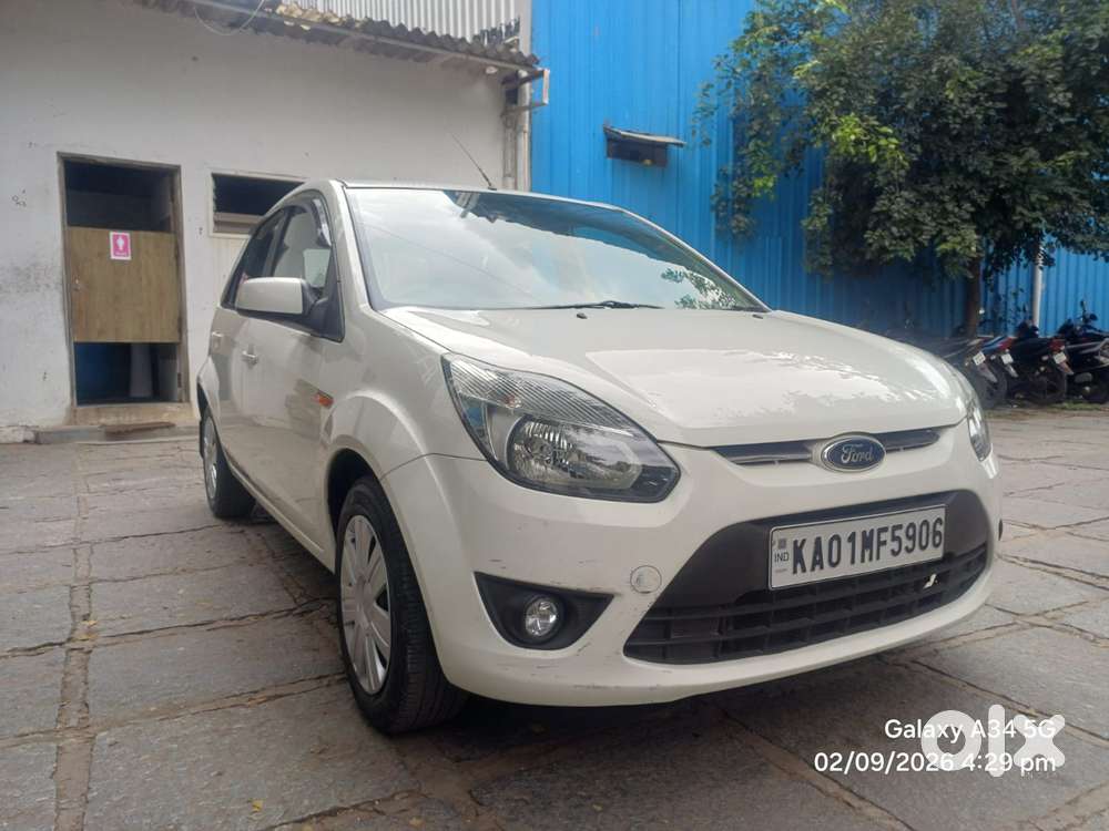 Ford Figo Petrol Titanium, 2012, Petrol