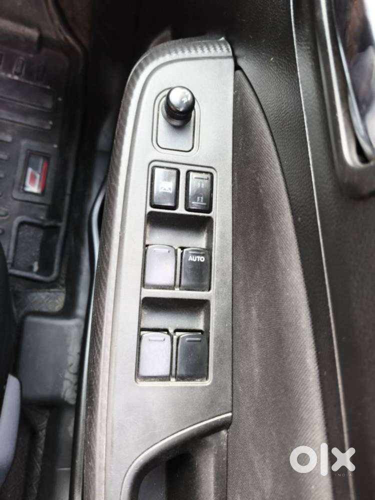 Maruti Suzuki Swift Vvt Vxi, 2021, Petrol