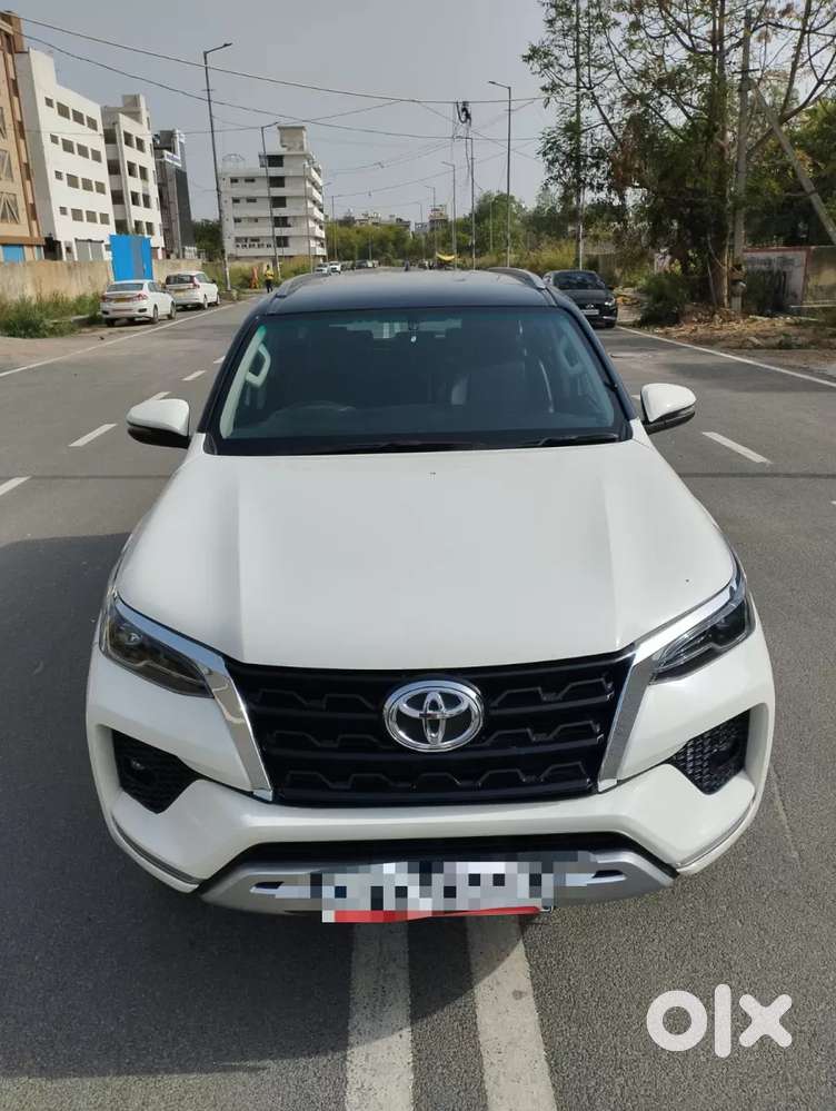 Toyota Fortuner 4x2 At 2.7 Petrol, 2025, Petrol